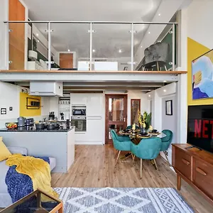  Apartment Stunning Duplex Of - Balcony United Kingdom