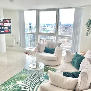  Apartment 22nd Floor Luxury Centre United Kingdom