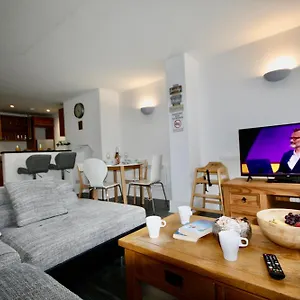 Apartment Hot Tub & Sauna Let, Bournemouth